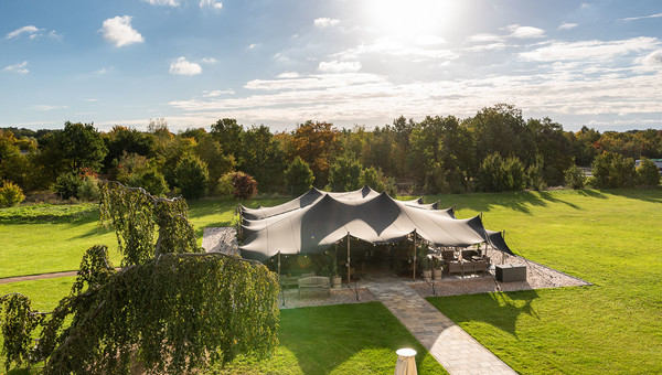 Outdoor-Stretch-Tent