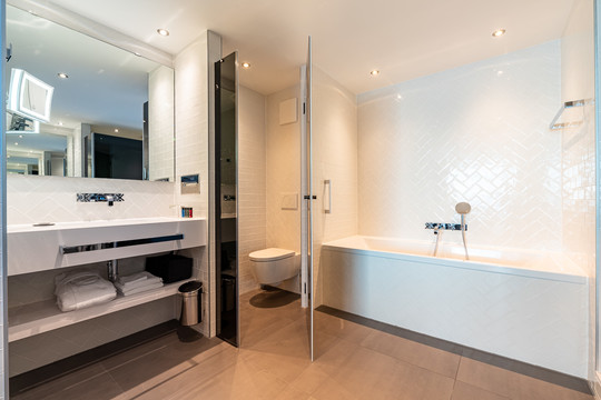 suite orange badkamer